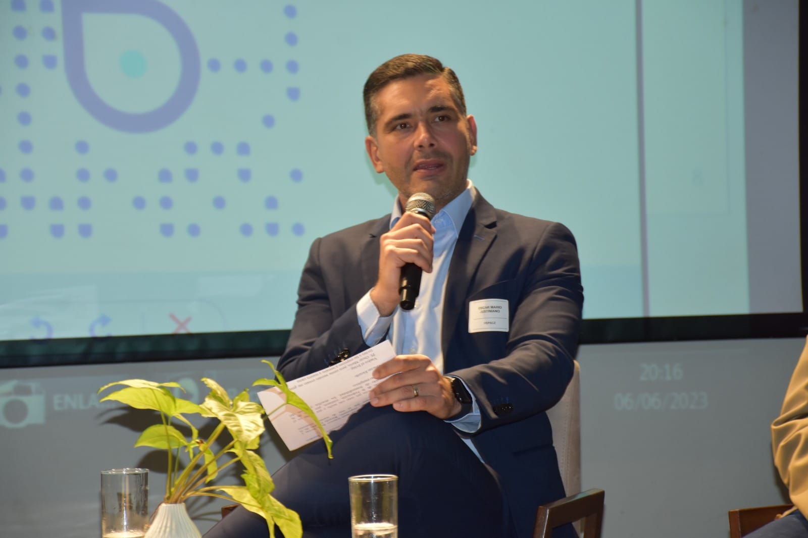 Empresarios cruceños exigen al Legislativo dejar de “obstaculizar” y aprobar créditos