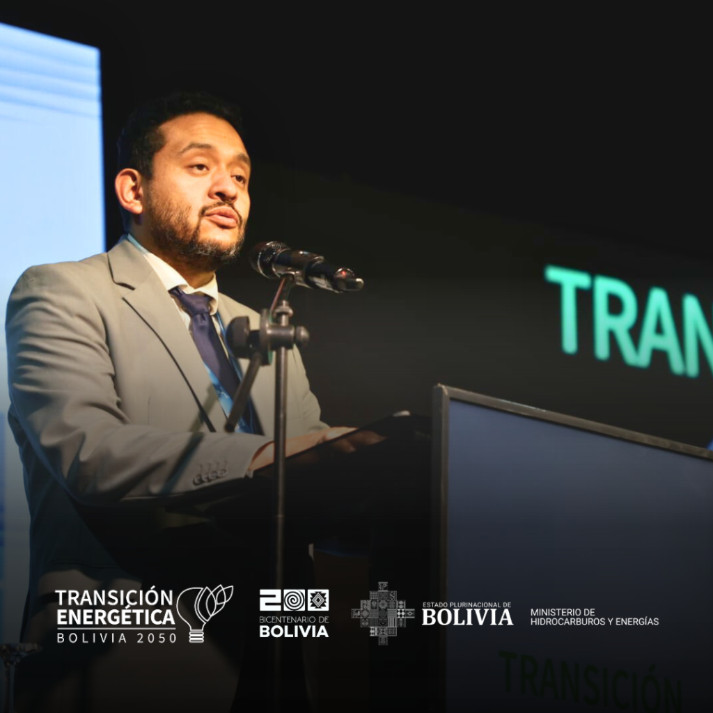 Expertos y autoridades plantean restructurar políticas en el sector de hidrocarburos 