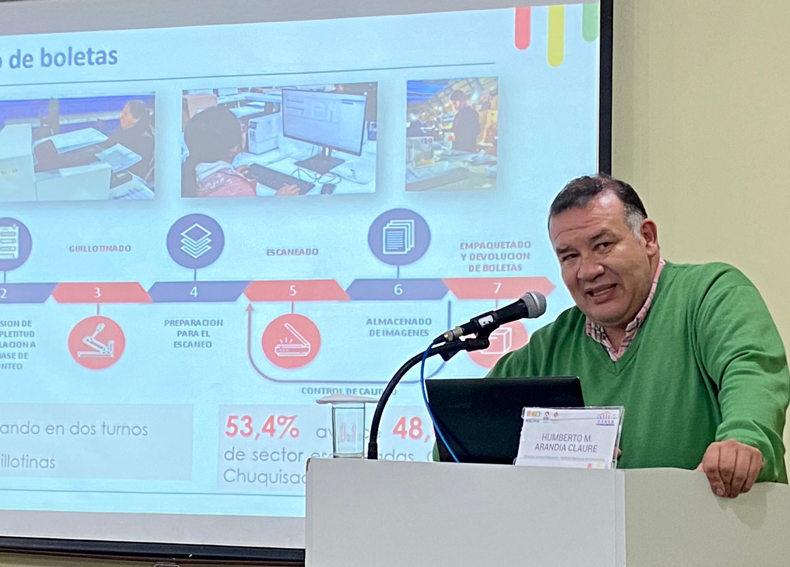 Humberto Arandia en conferencia de prensa. Foto: INE.