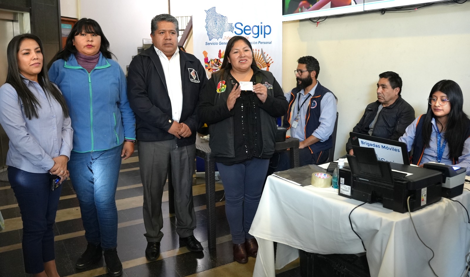 Segip registra la ocupación de microempresarios y artesanos en la cédula de identidad