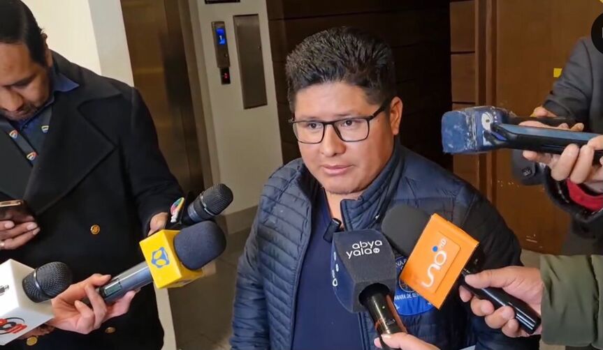 Comisión Mixta de Justicia ratifica inhabilitación del postulante Charles Mejía 