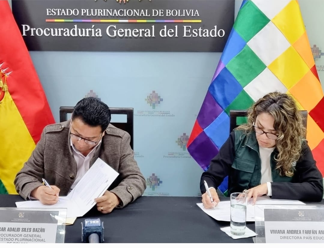 La firma del convenio. Foto: PGE.