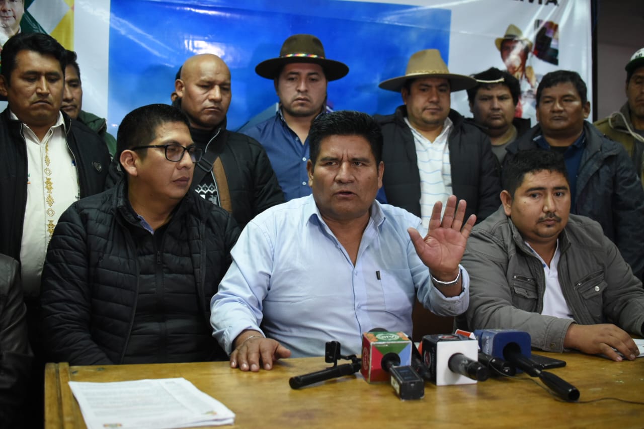 Interculturales exigen al TSE reconocer a García como presidente del MAS, advierten con medidas legales y sociales