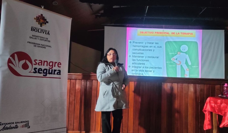 Capacitan a personal de salud en manejo integral del paciente con hemofilia en Villa Montes