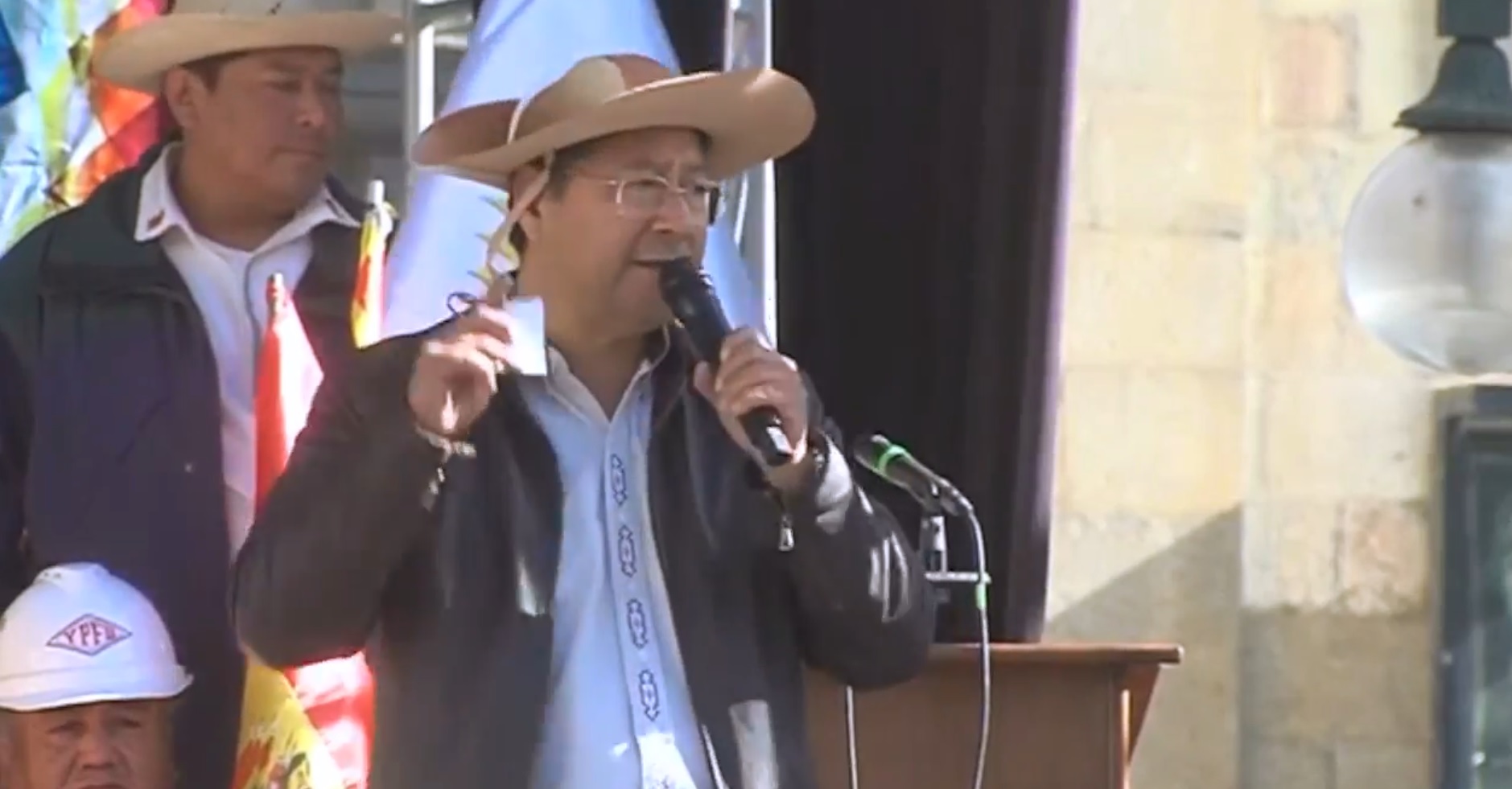 Arce asegura que la democracia es necesaria para el desarrollo y afirma que los golpistas no pasarán