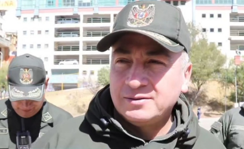 Policía pide tomar previsiones por el corte de vías en el centro de La Paz por desfiles y la Marcha por la Democracia
