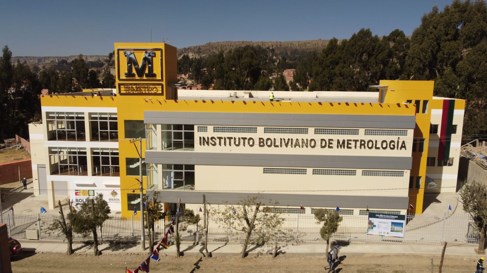 Ibmetro fija su sede en Achocalla con moderno edificio y equipos que apuntalarán la industrialización