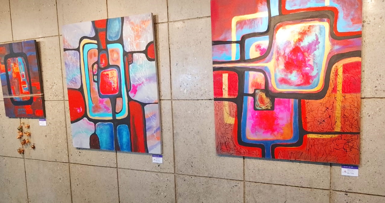 Expresiones creativas de artistas, escritores y emprendedores paceños brillan en el Espacio Cultural MIC de BancoSol La Paz