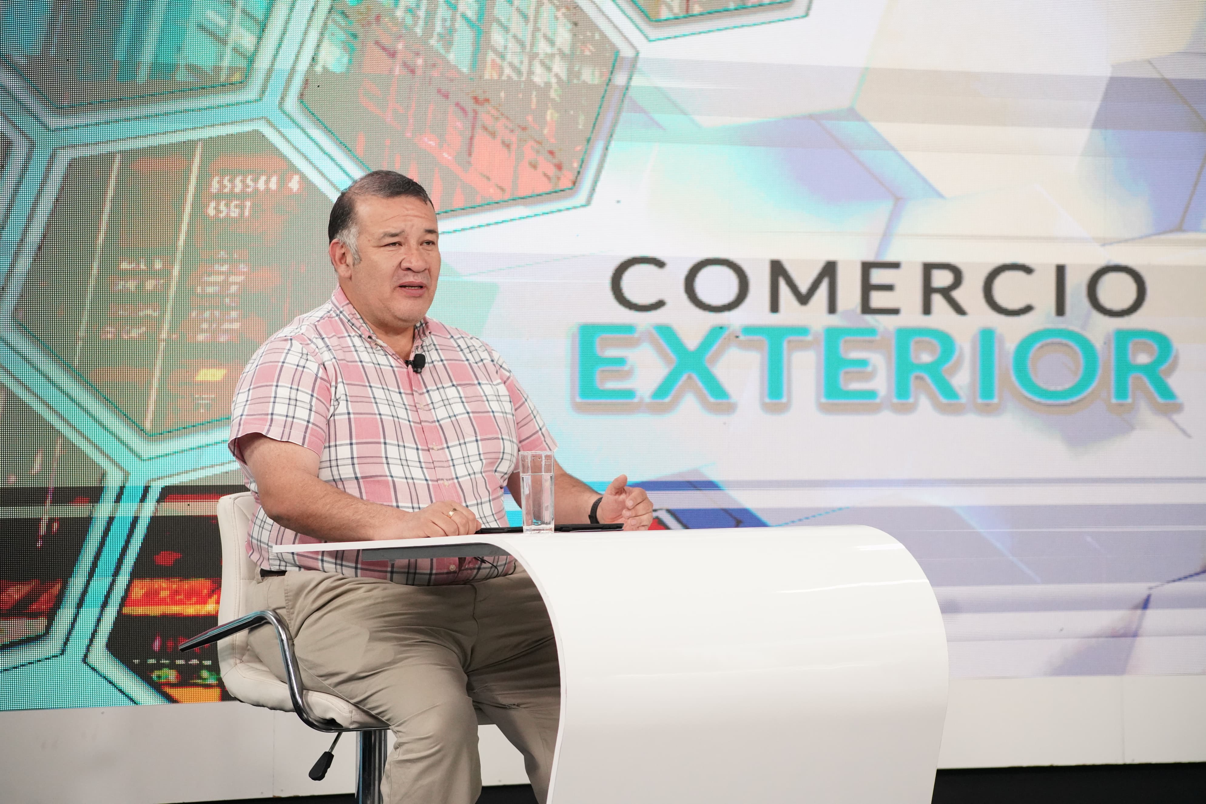 Se espera circulación de mayor cantidad de dólares en la economía nacional con superávit comercial de $us 68 millones