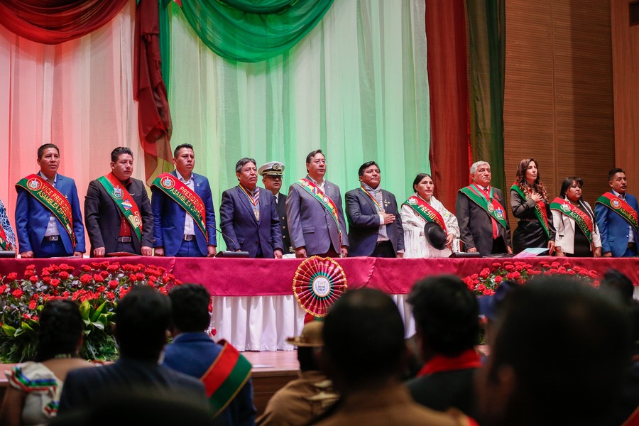 Inyectan cerca de Bs 2.600 millones para construir 192 kilómetros de carreteras en La Paz