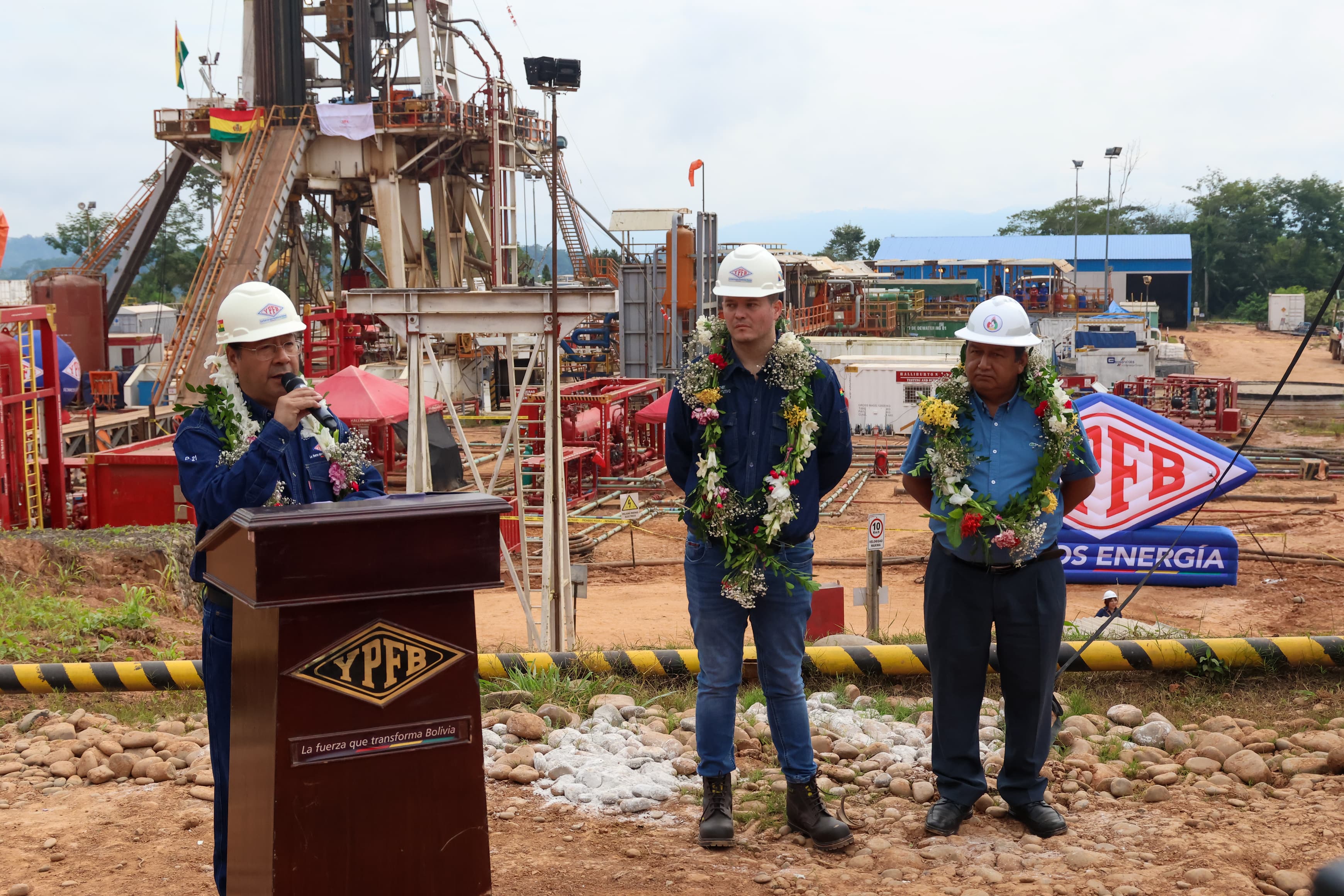 Arce garantiza recursos para explotar hidrocarburos e instruye a YPFB perforar otros tres pozos más en Mayaya