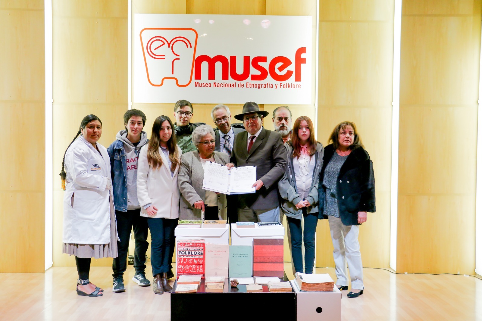 Fundación Cultural del BCB recibe la biblioteca del primer antropólogo boliviano