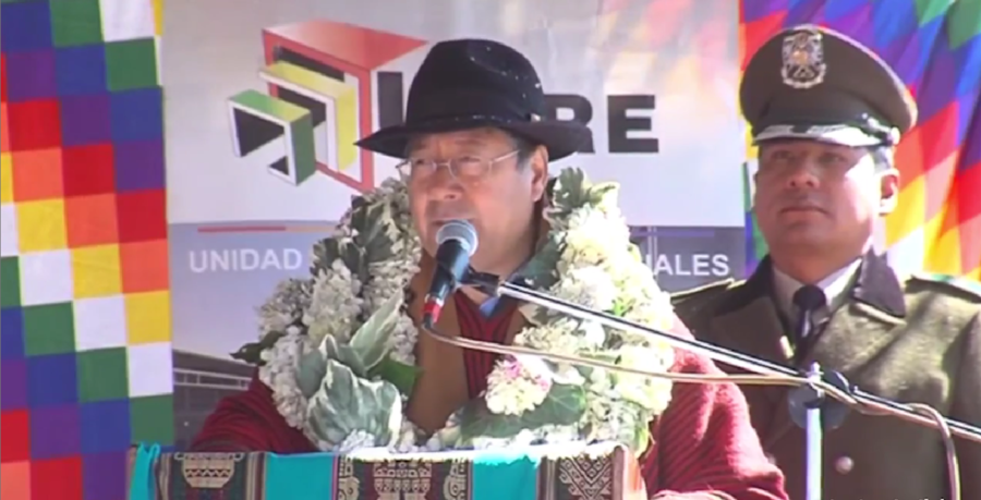 En Tiwanaku inician pavimentado de vías y entregan 40 viviendas