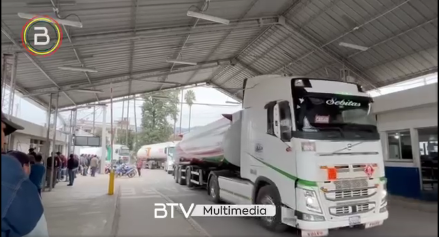 Levantan bloqueo en Yacuiba y más de 150 cisternas con combustible ingresan al país