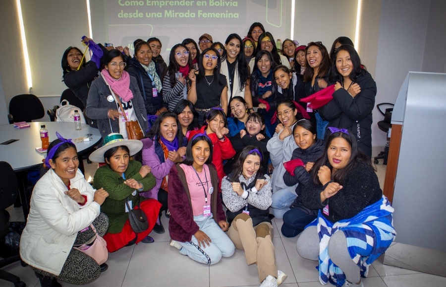 Mujeres de áreas rurales son capacitados en emprendimiento y tecnología digital