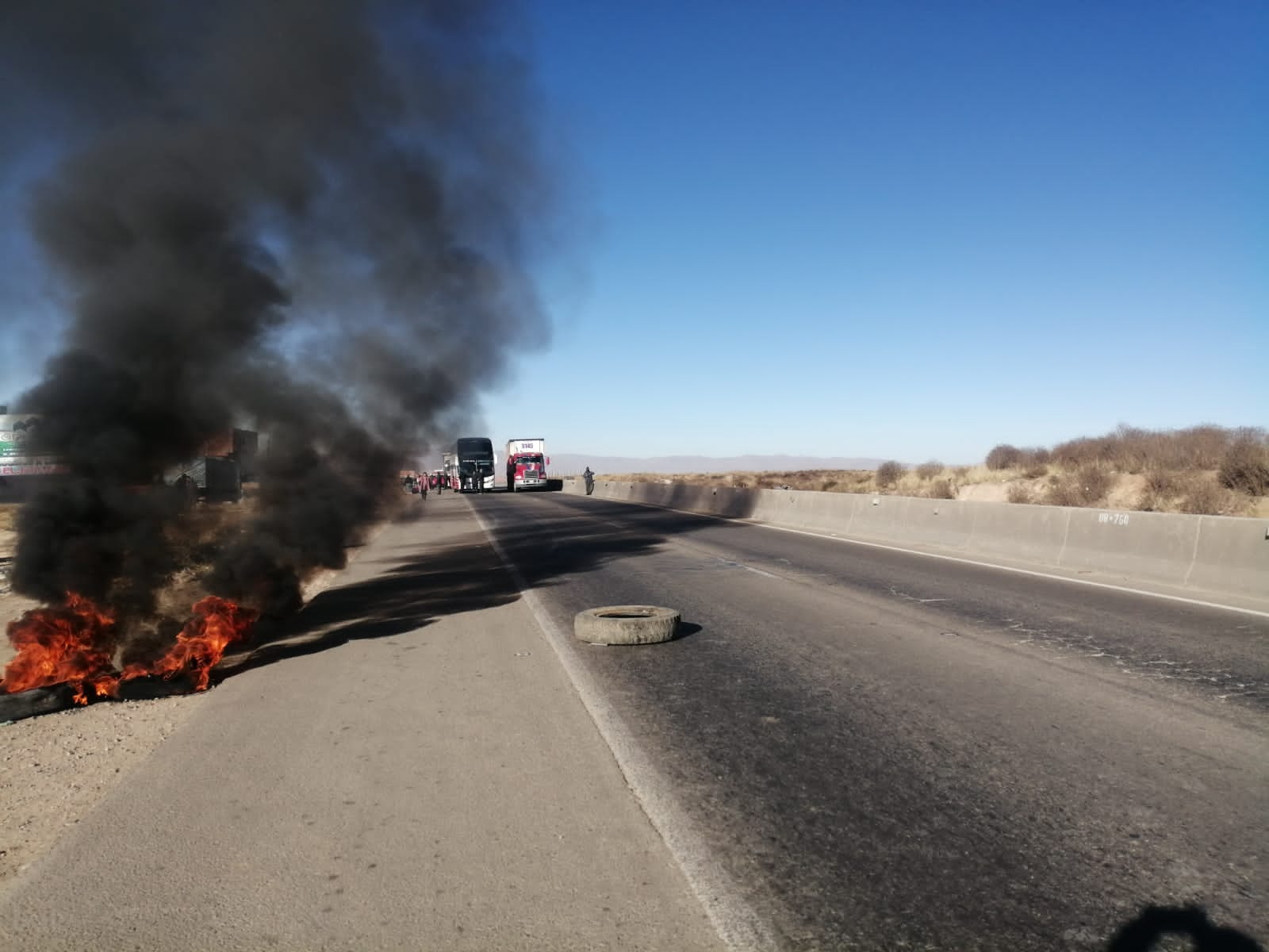 Exportadores pierden $us 26 millones por dos días de bloqueo del trasporte pesado