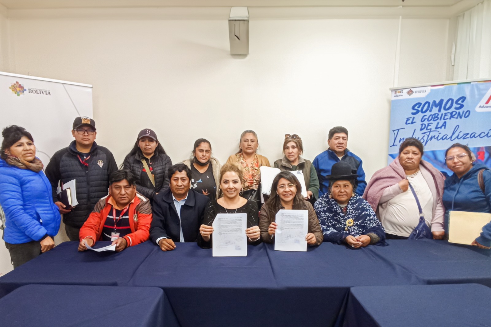 Aduana e importadores de Oruro firman acuerdo para agilizar procesos de comercio exterior