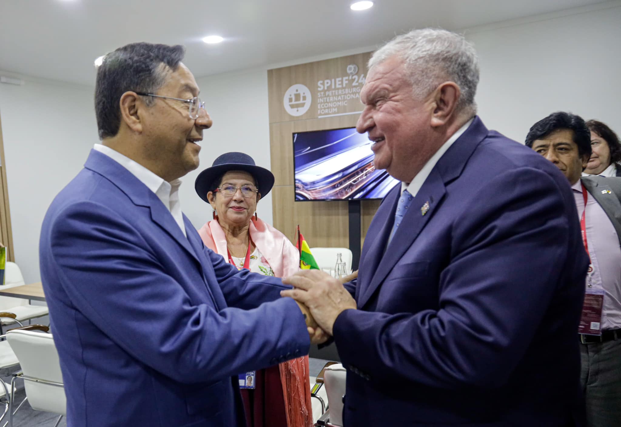 Arce gestiona con la rusa Rosneft provisión de diésel e hidrocarburos líquidos