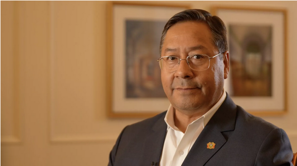 El presidente Luis Arce en entrevista con Sputnik News. Foto: Spuntik.