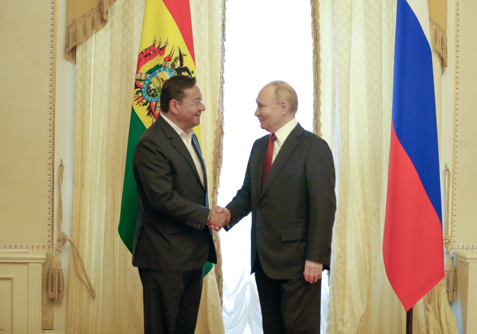 COB destaca viaje de Arce a Rusia para gestionar proyectos