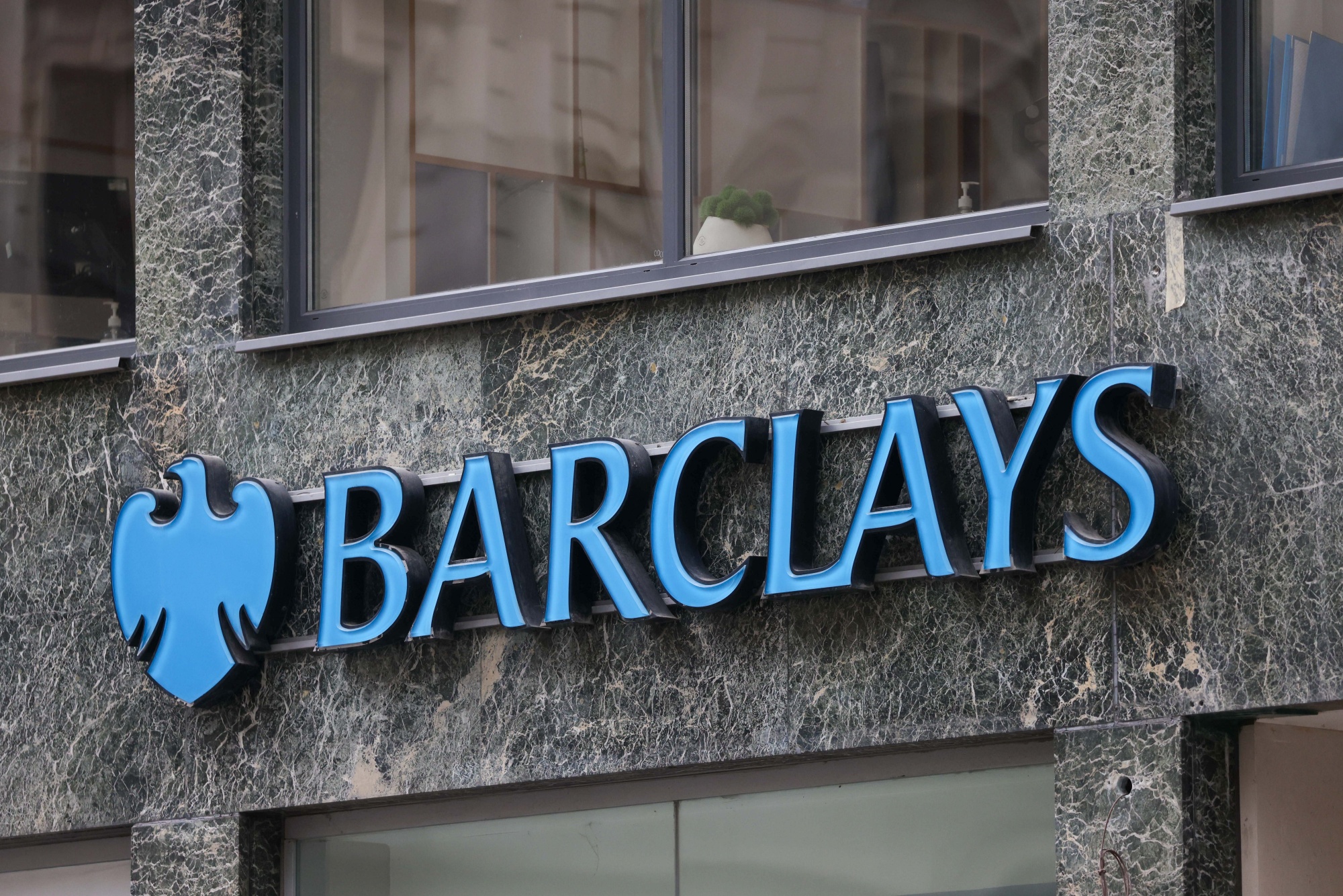 Banco trasatlántico inglés Barclays destaca Ley del Oro de Bolivia y recomienda realizar inversiones en el BCB