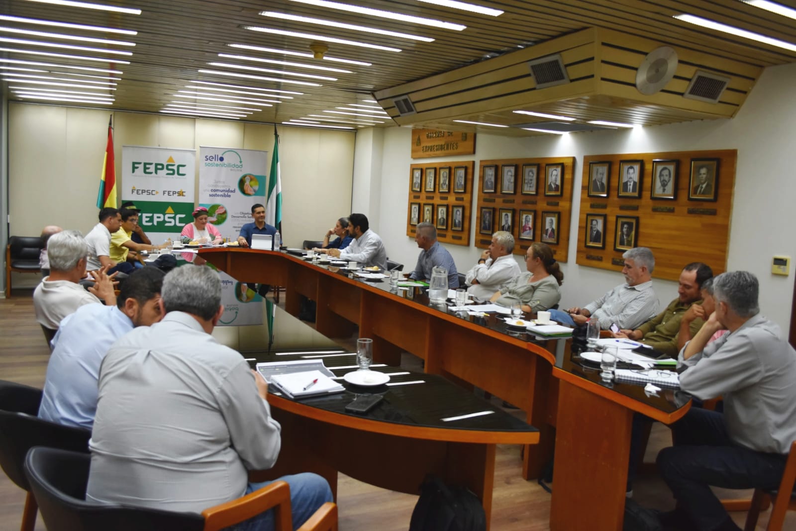 Empresarios cruceños aseguran que la cultura de bloqueo es nefasta para la economía y las familias más pobres