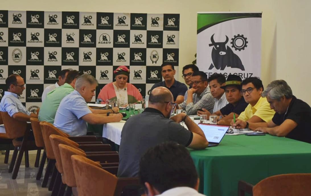 Gobierno acuerda con APIA y Aprisa potenciar el sector productivo y mejorar el abastecimiento de insumos