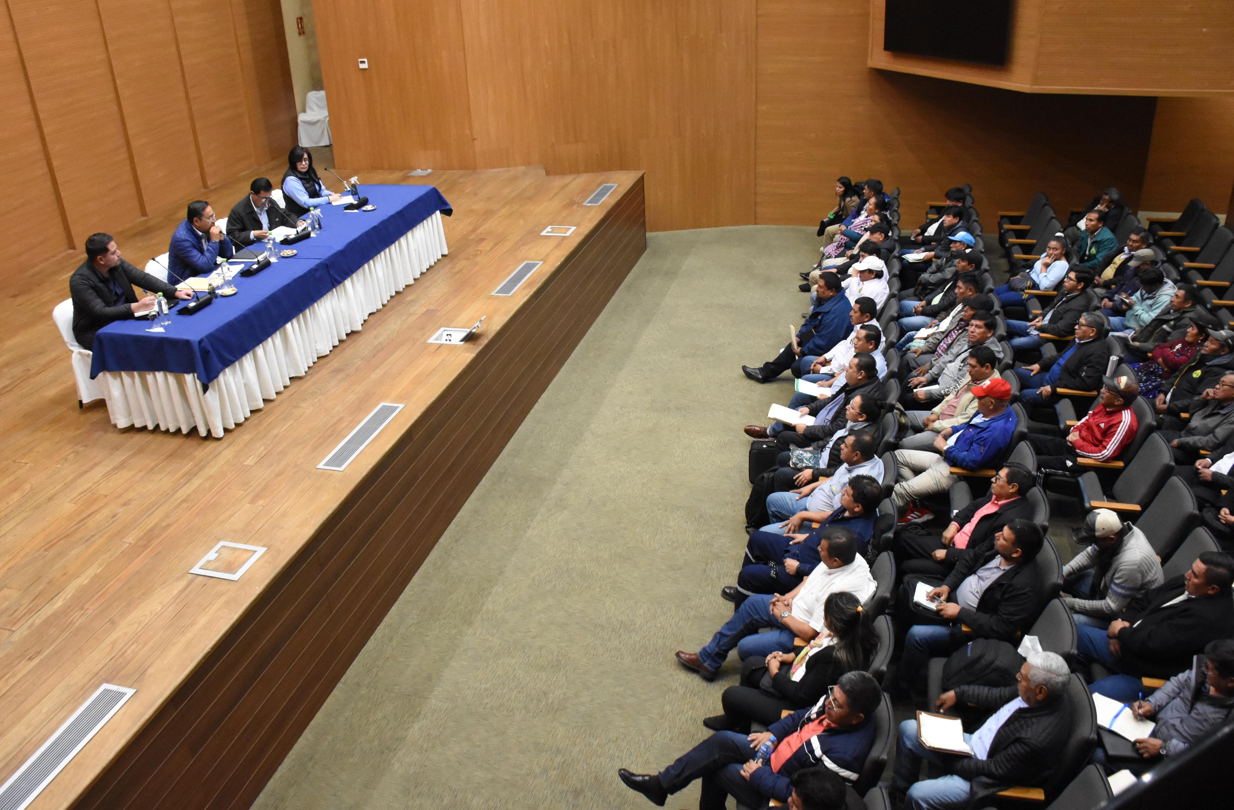 Transporte cooperativizado se declara conforme tras cita con el presidente, fijan agenda de trabajo