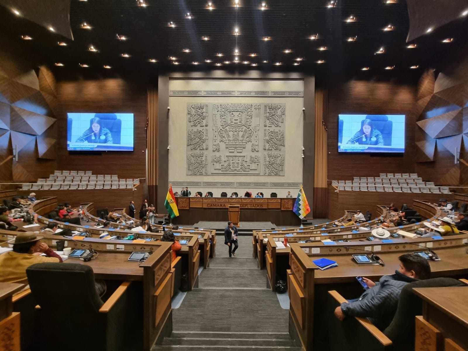 Diputados tratará contrato petrolero y créditos por más de $us 253 millones para La Paz y Potosí