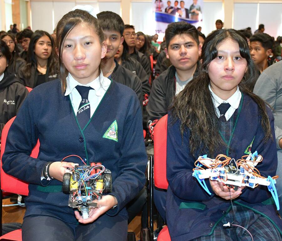 Educación convoca a estudiantes de Secundaria a participar en la Olimpiada Científica Estudiantil 2024