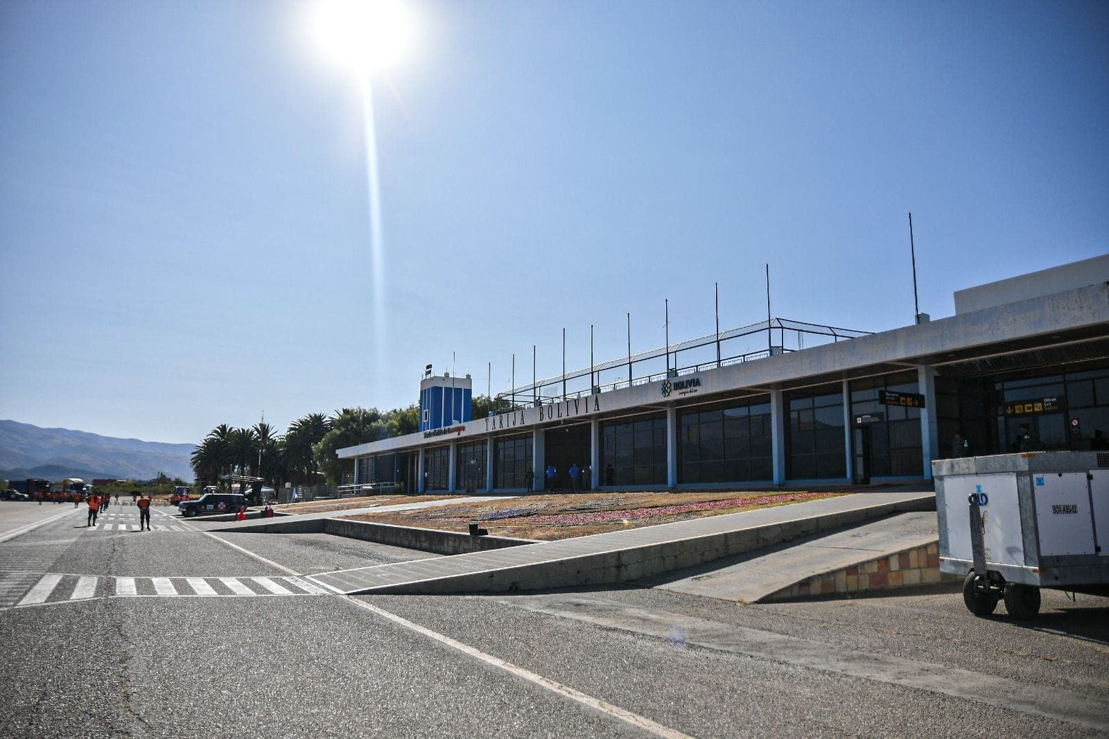 Tarija se beneficia con inyección de Bs 341 millones para carretera y obras en aeropuerto Oriel Lea Plaza