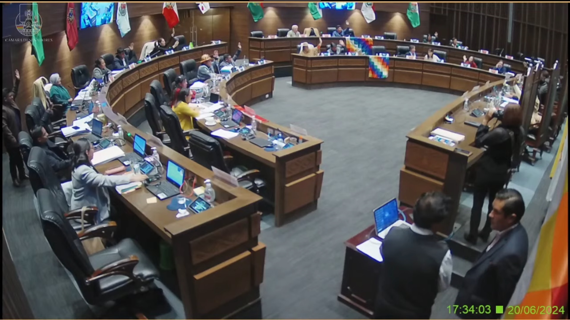 Senado rechaza 19 contratos mineros firmados con cooperativistas