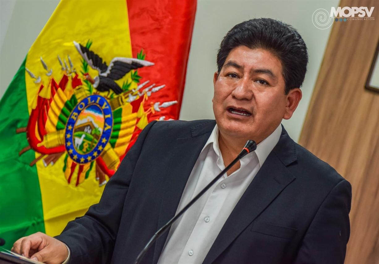 En Potosí invierten más de Bs 1.692 millones en carreteras y en el aeropuerto de Uyuni