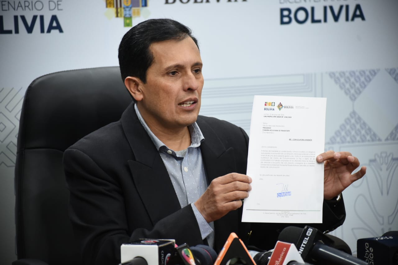 Gobierno convoca al dirigente Mercado y organizaciones del transporte a dar continuidad a las mesas técnicas este lunes en La Paz