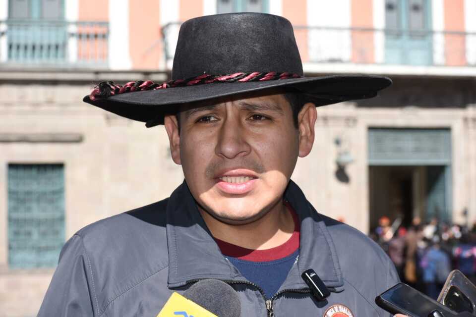 Csutcb advierte que los bloqueos perjudicarán la producción y cosecha, insta a Evo Morales a la reflexión 