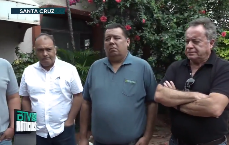 Transporte de Santa Cruz rechaza amenazas de bloqueo y pide a empresarios del transporte pesado sumarse al diálogo