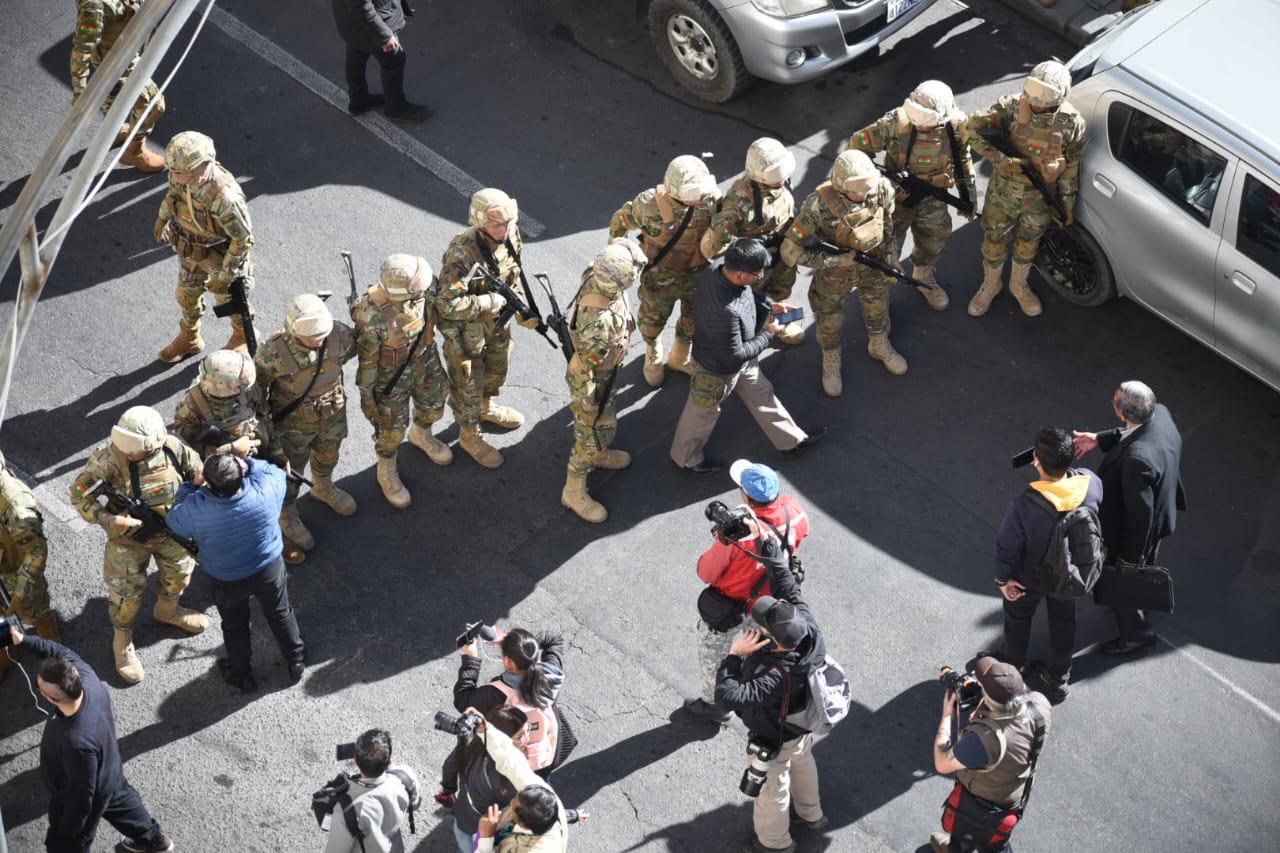 Zúñiga fijó para las 11h00 el “levantamiento” armado y trató de sumar a la Policía