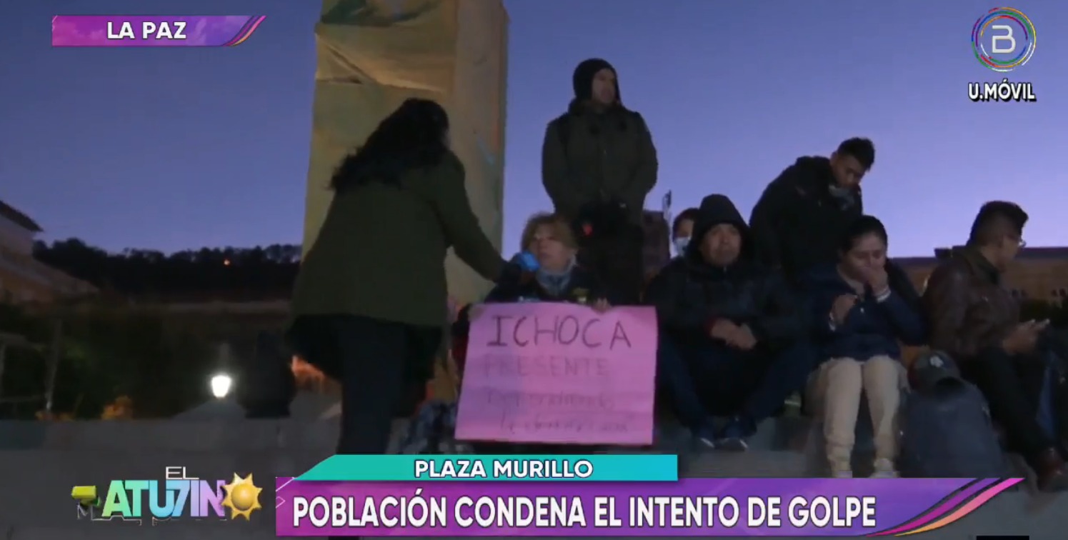 Autoconvocados mantienen vigilia en plaza Murillo y puertas de la Felcc tras golpe de Estado fallido