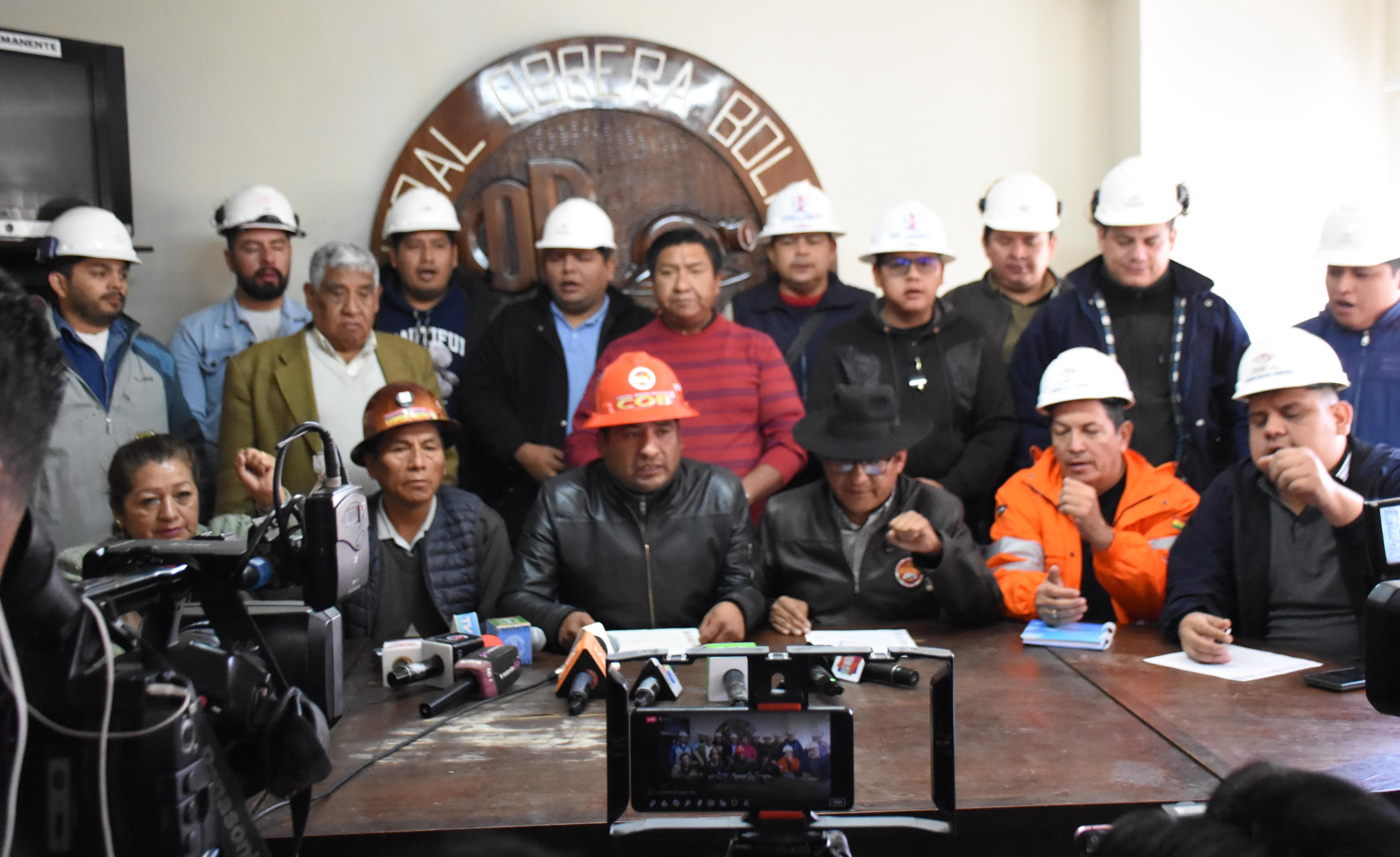 COB instruye mantener la emergencia y convoca a un ampliado nacional para definir estrategias en defensa de la democracia