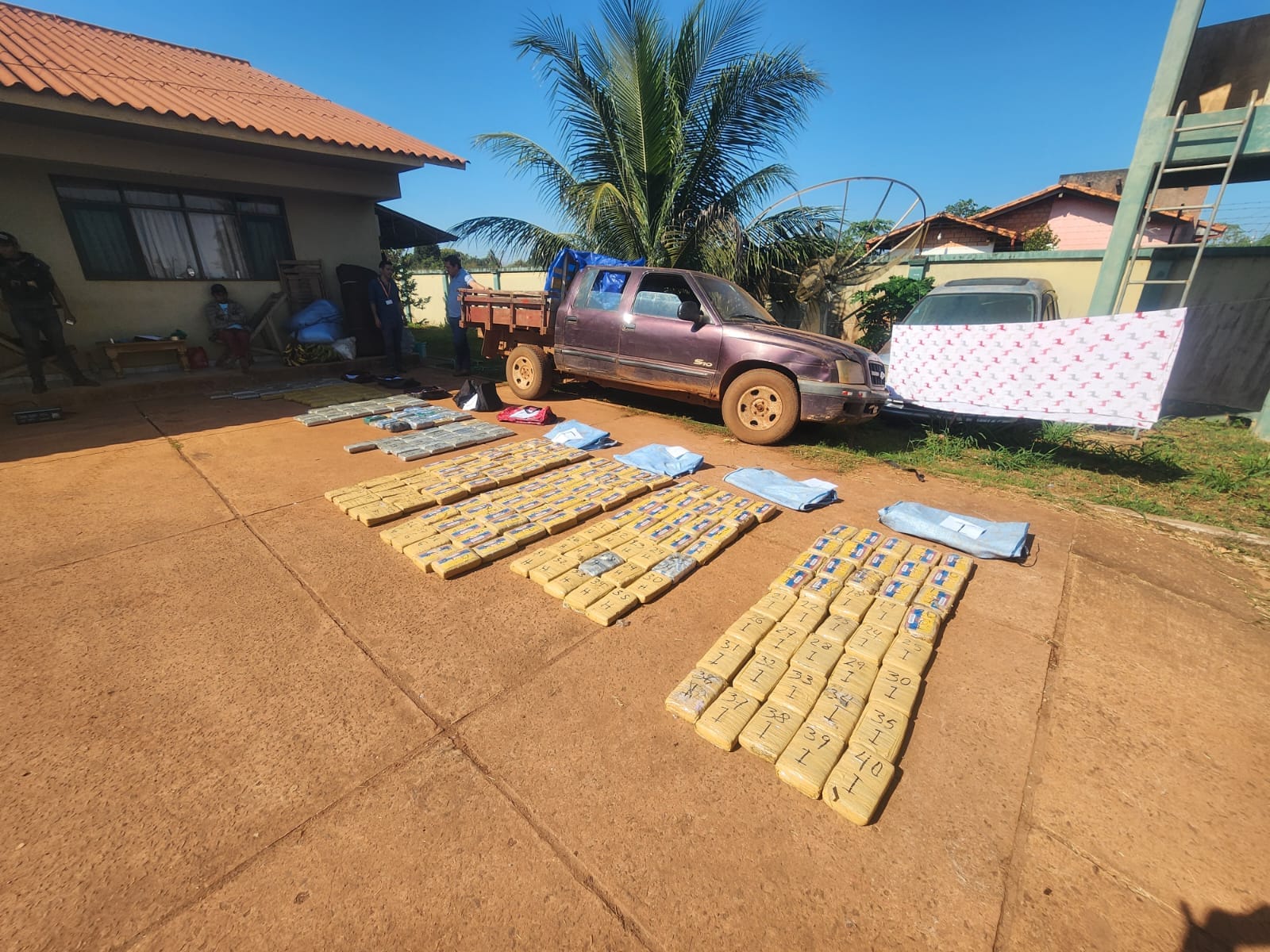 Fuerza antidroga aprehende a hombre que trasladaba más de 276 kilos de marihuana en Beni