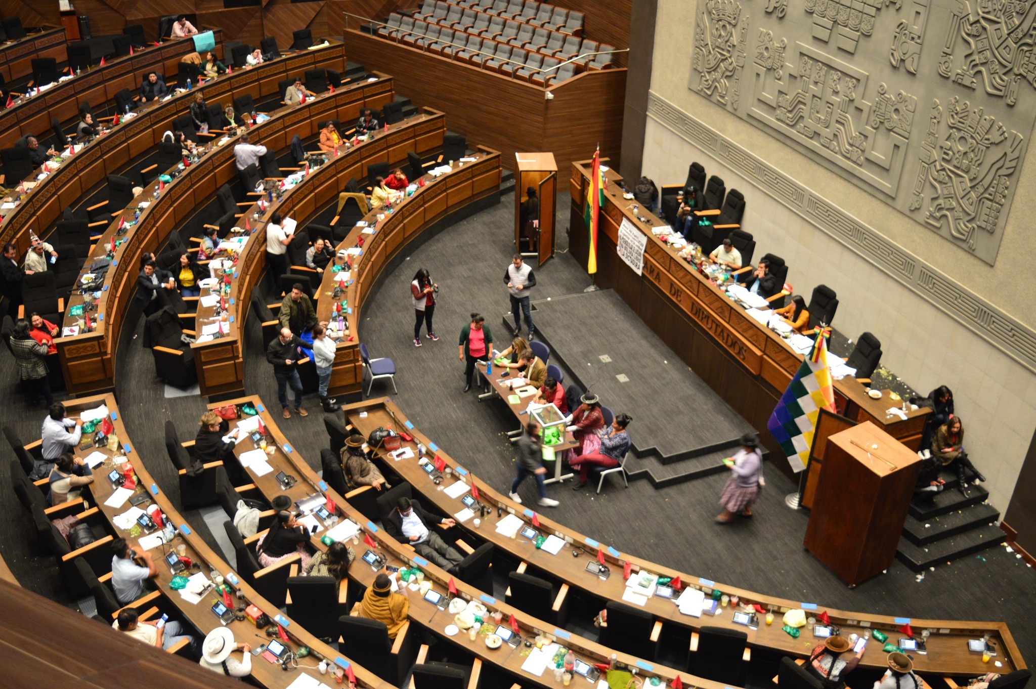 Diputados aprueba seis créditos y deja a sesión de la Asamblea tratamiento de leyes anti prórroga