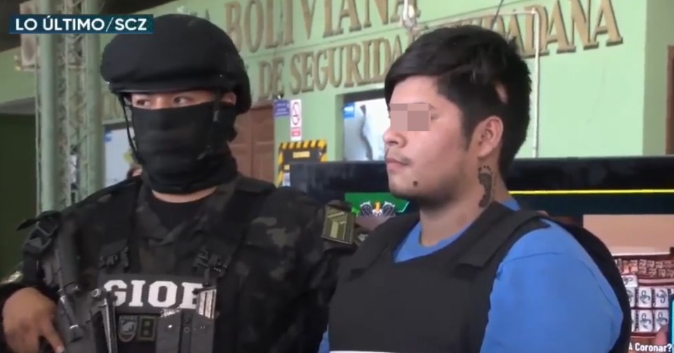 Aprehenden a dos jóvenes involucrados en reclutamiento de personas para actividades del narcotráfico en Santa Cruz 