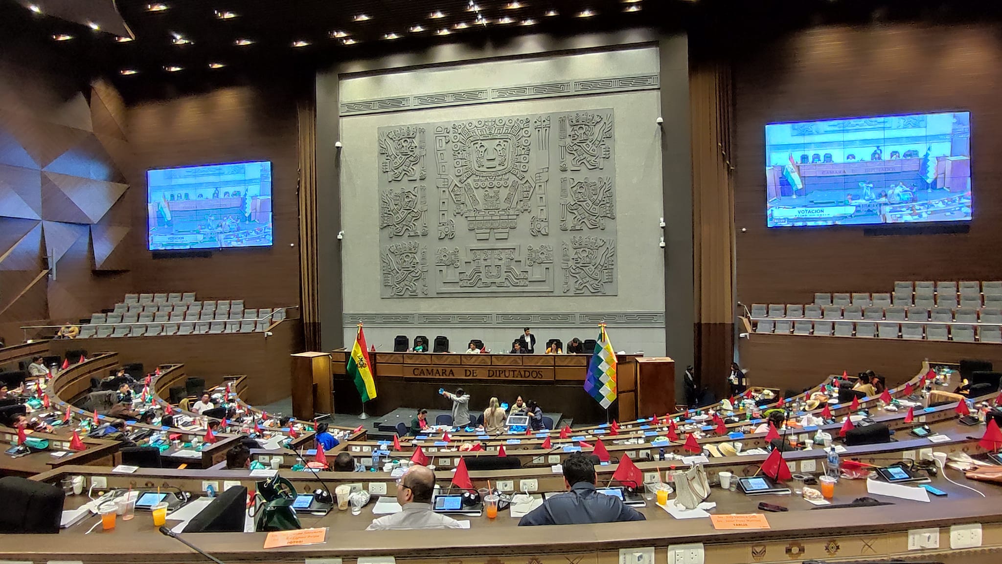 En Diputados aseguran que leyes antiprórroga están bajo su jurisdicción, piden al Senado tratar créditos