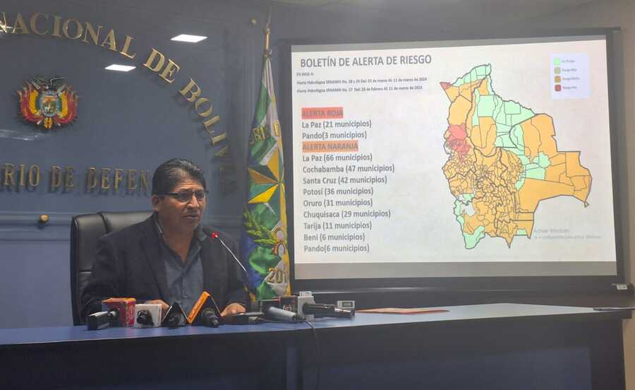 Calvimontes pide estar en apronte ante cualquier emergencia, 21 municipios paceños están en riesgo 