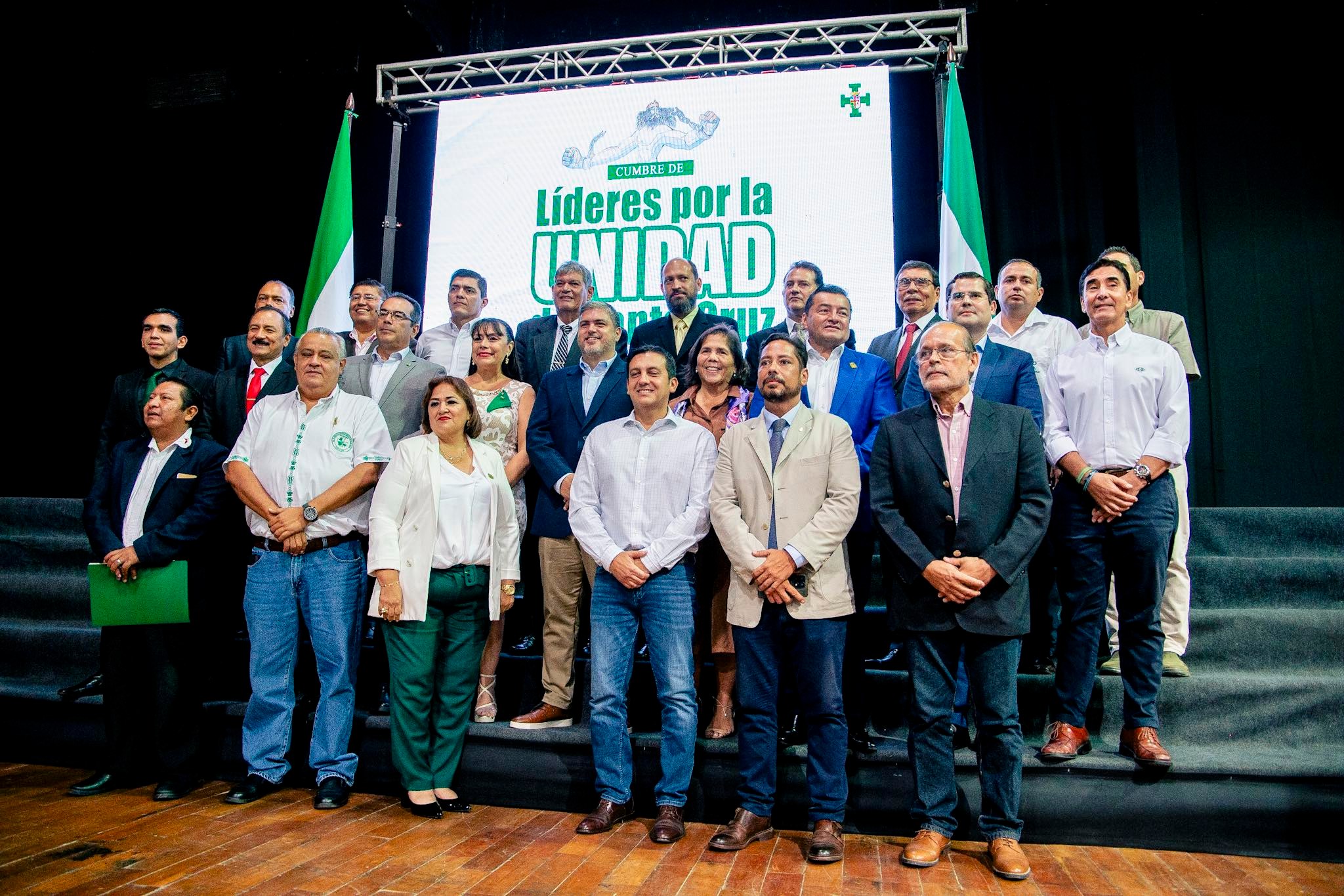 Cúpula cruceña define agenda sin presencia de afines a Camacho, cívico Larach cuestiona a camachistas