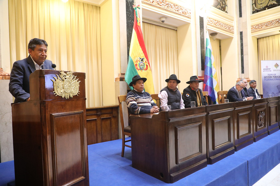 Lanzan diplomado en Liderazgo Político Comunitario Descolonizador y Gestión Pública para Vivir Bien