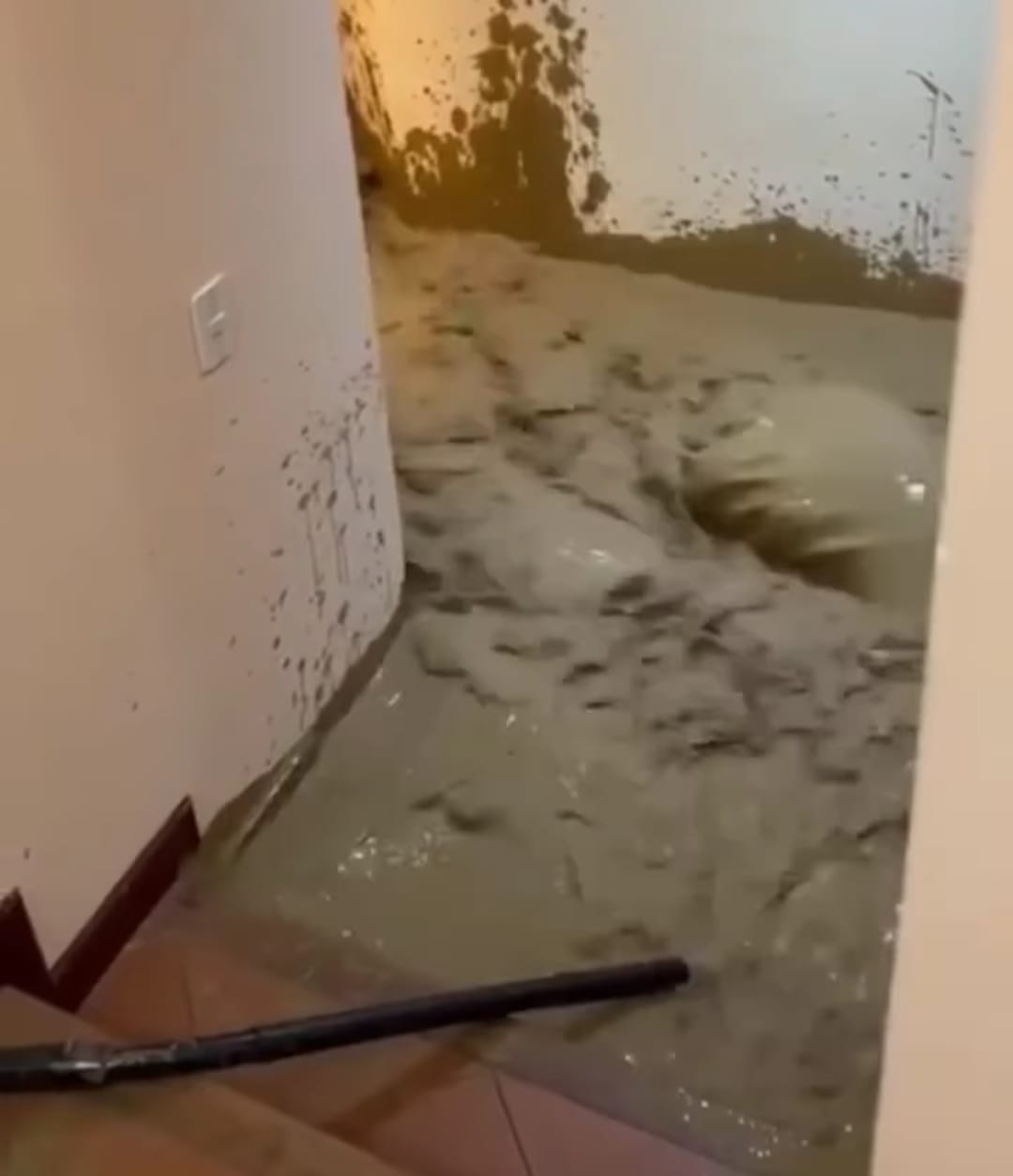 Concejal y vecina de Achumani exige a Arias que “se toque el pecho” y declare emergencia en La Paz