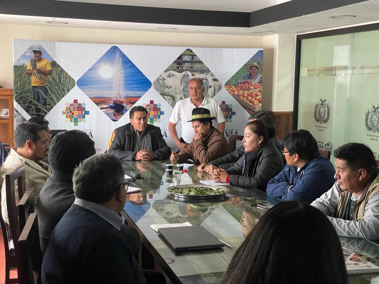 Desarrollo Rural coordina acciones para fortalecer la producción agropecuaria y piscícola 