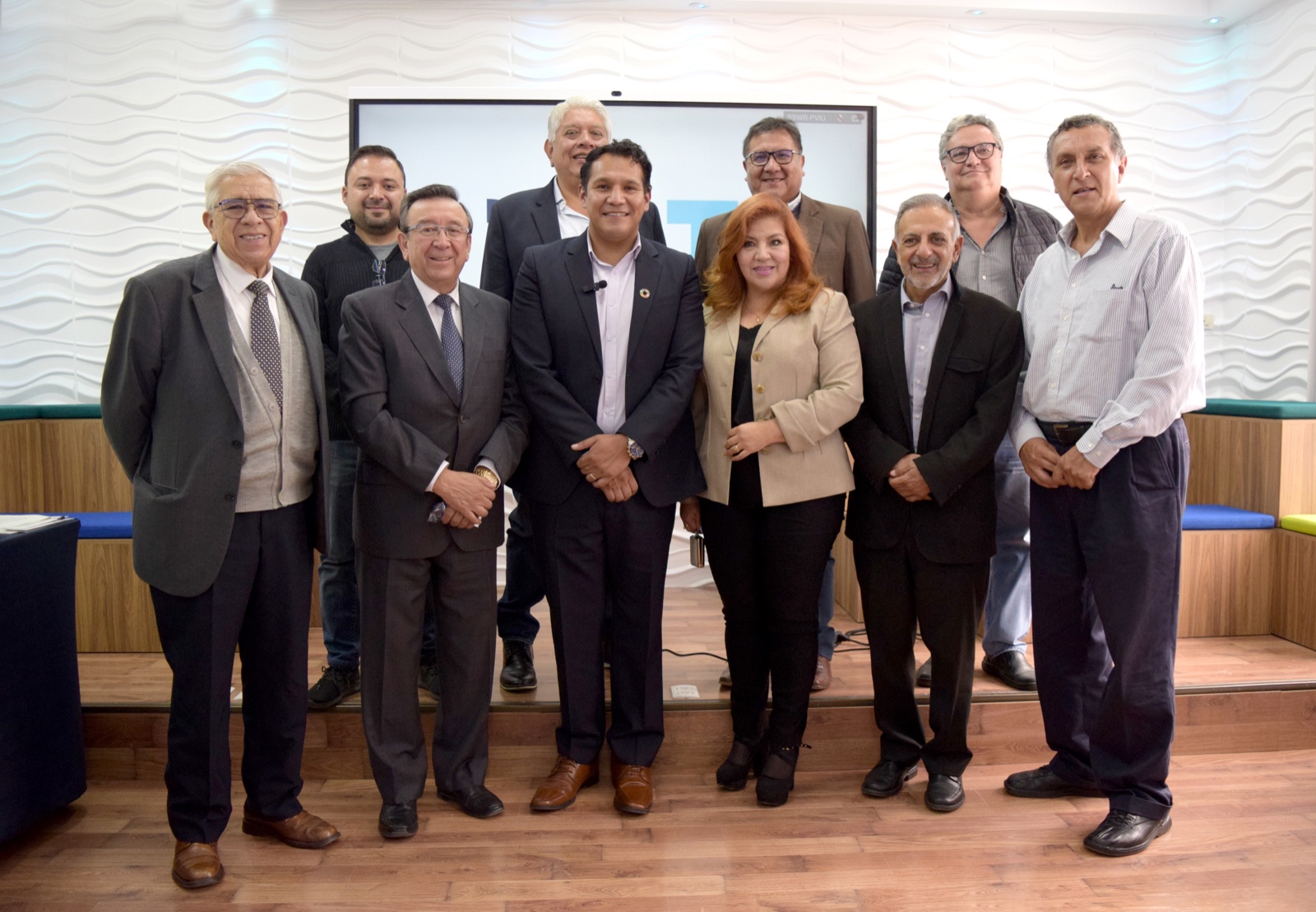 ATT y Asbora trabajan en medidas regulatorias para mejorar el desarrollo de la radiodifusión en Bolivia