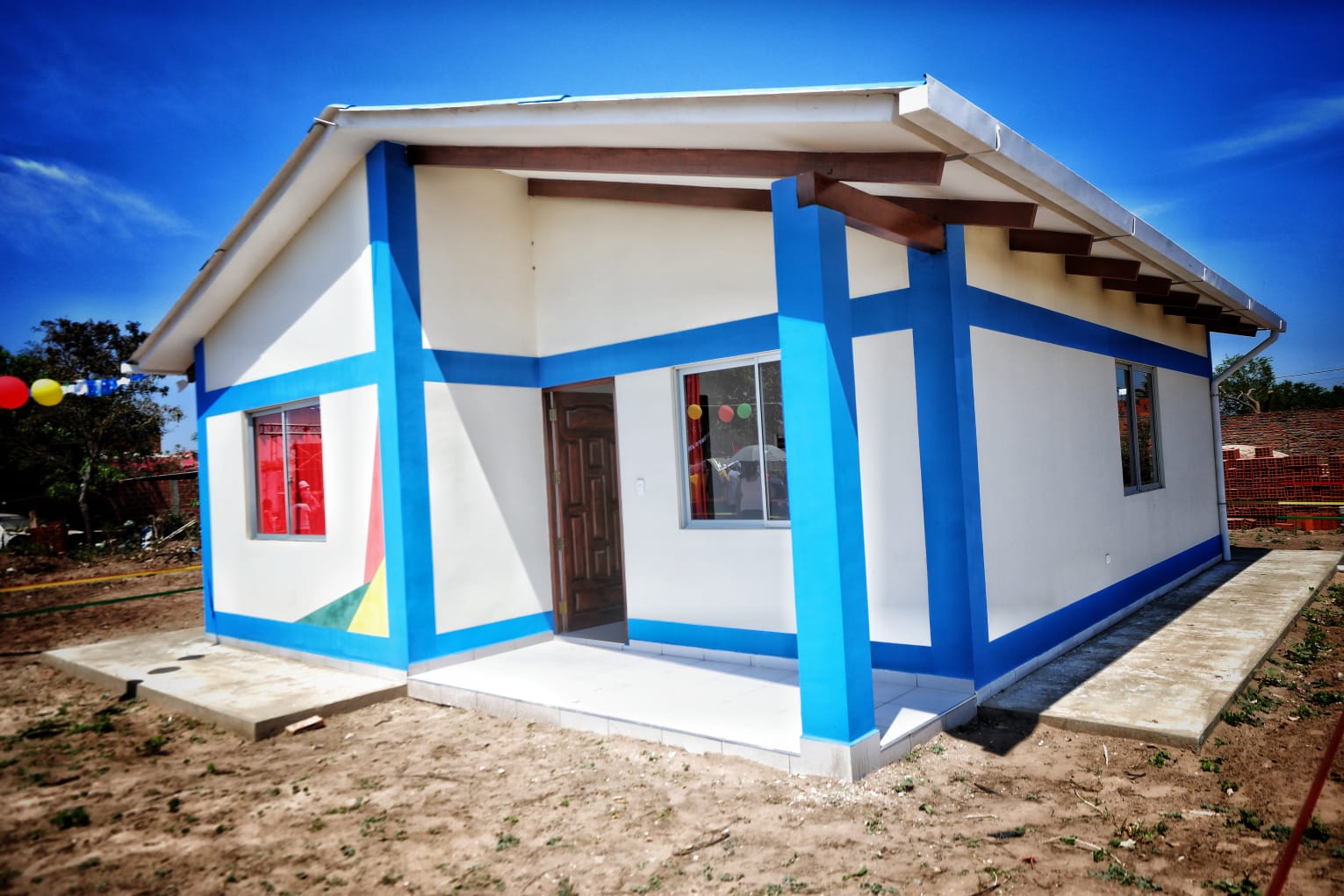 Más de 900 padres solteros ya cuentan con vivienda propia, cuya inversión demandó Bs 80 millones